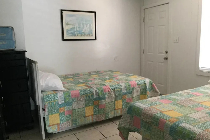 Room 5 of 12