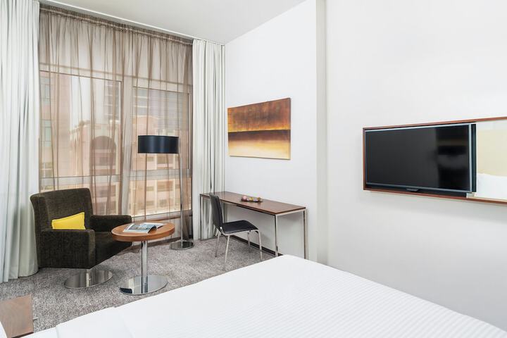 Room 42 of 114