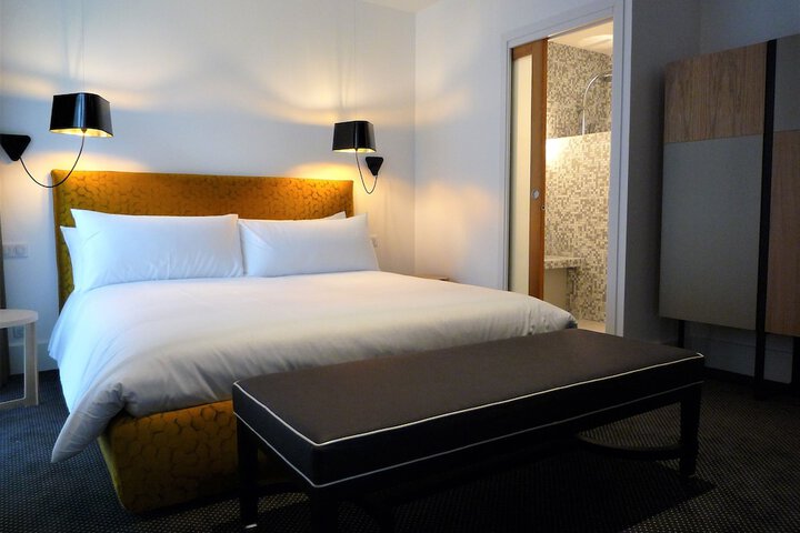Room 5 of 144
