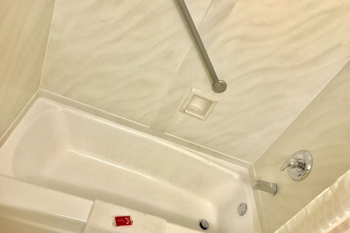 2 Double Beds (9 of 10)