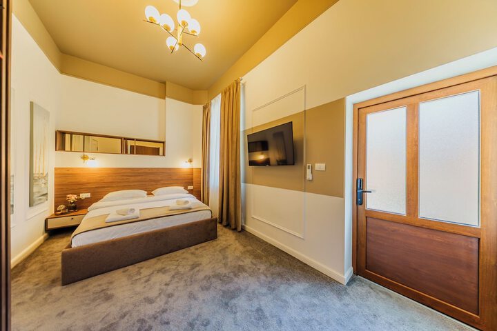 Room 21 of 39