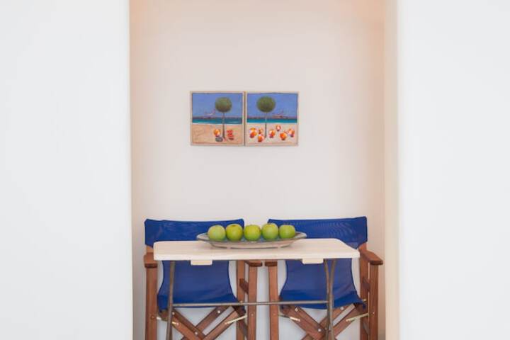 Room 8 of 18