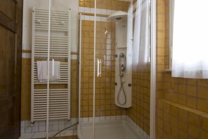 Room 20 of 27