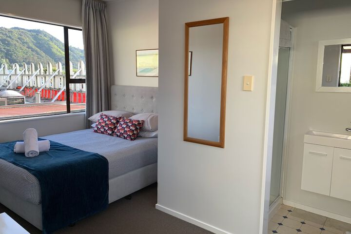 Room 12 of 40