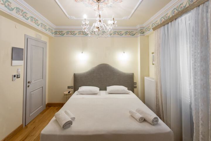 Room 15 of 60