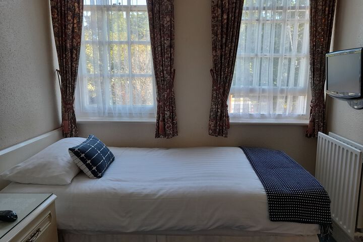 Room 10 of 10
