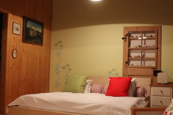 Room 11 of 113