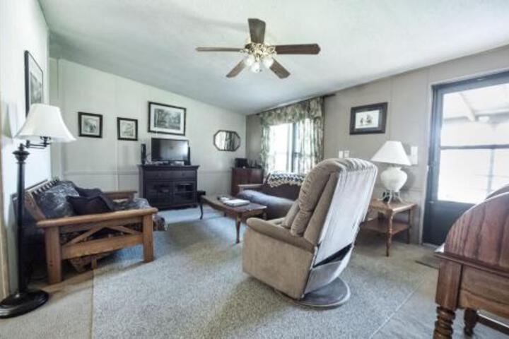 Yosemite Gateway Rentals Overlook House in Mariposa, CA