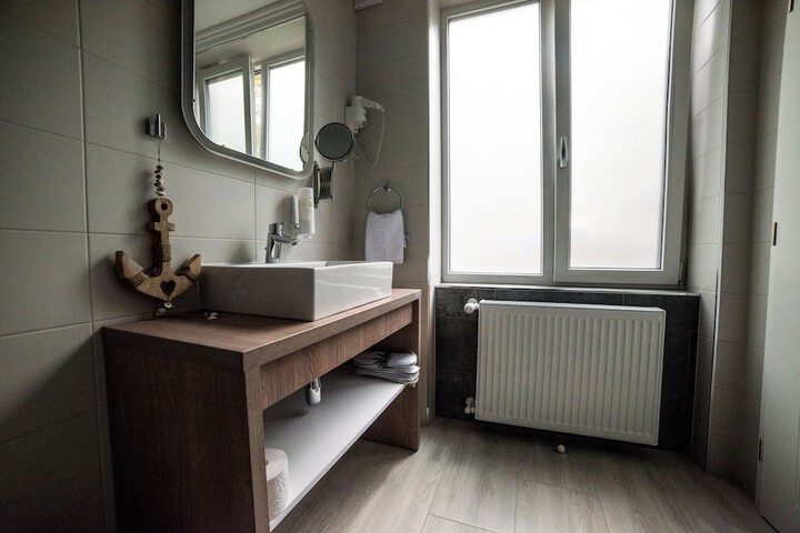 Room 31 of 66