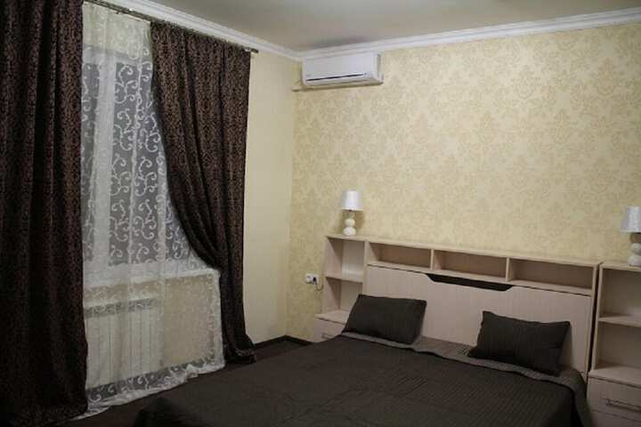 Room 2 of 35