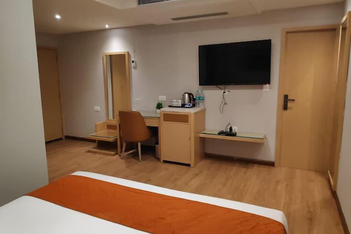 Room 30 of 57