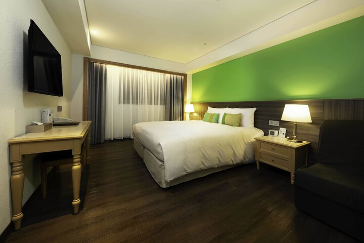 Room 12 of 52