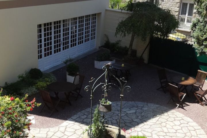 Hotel Exterior 55 of 59