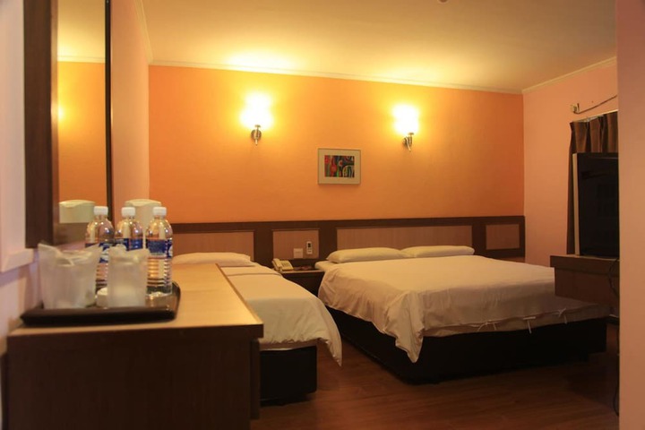 Room 13 of 26