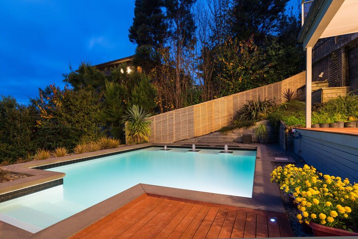 Hotel with Pool