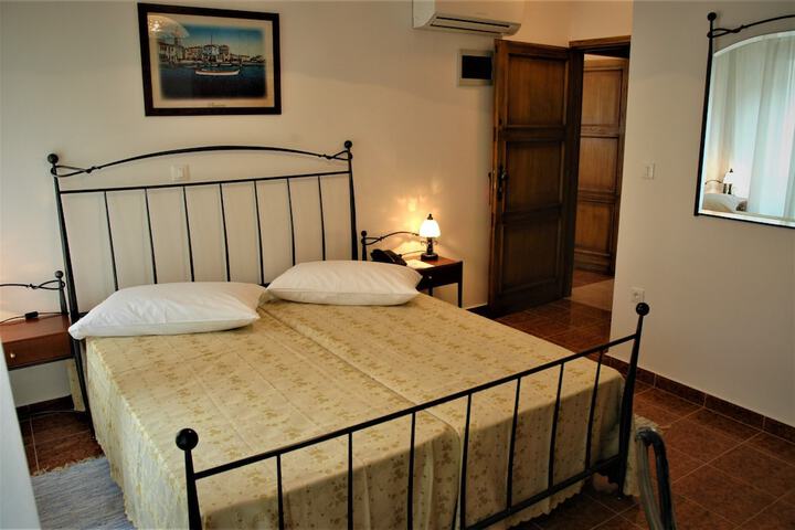 Room 14 of 38