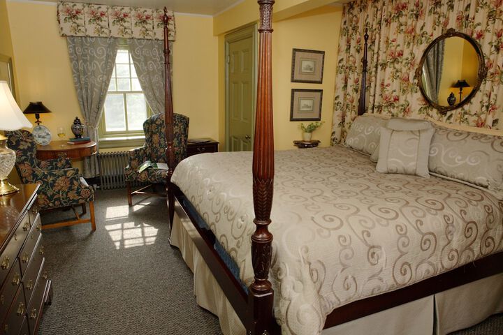 Room 32 of 100