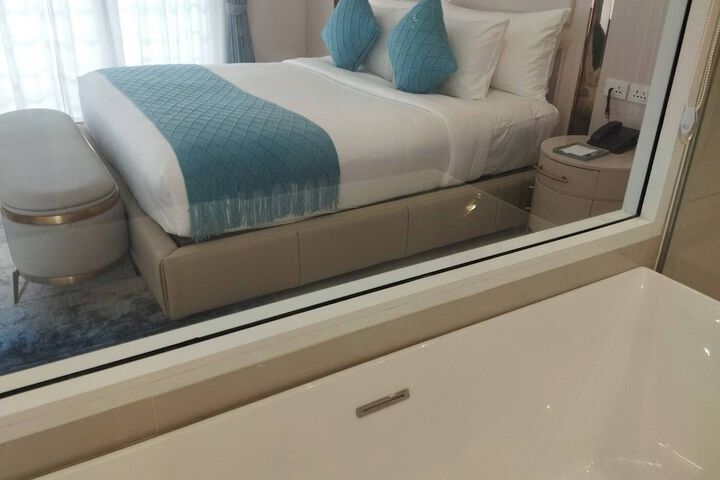 Room 78 of 171