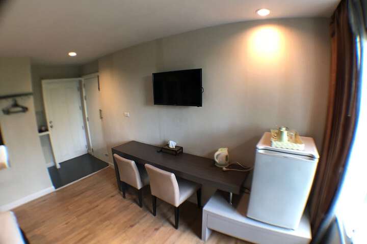 Room 28 of 69