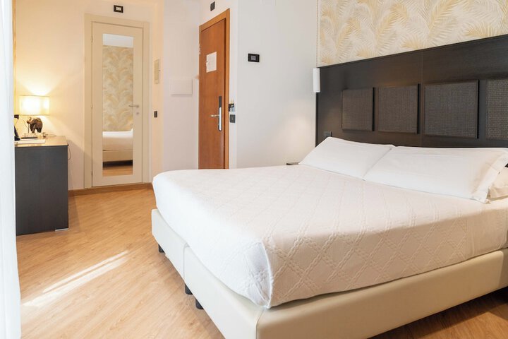Room 100 of 247
