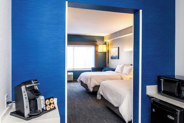 Room 11 of 61