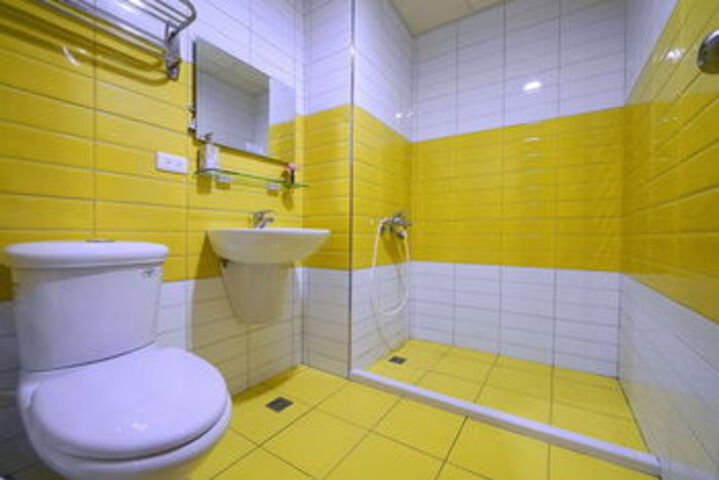 Room 3 of 48