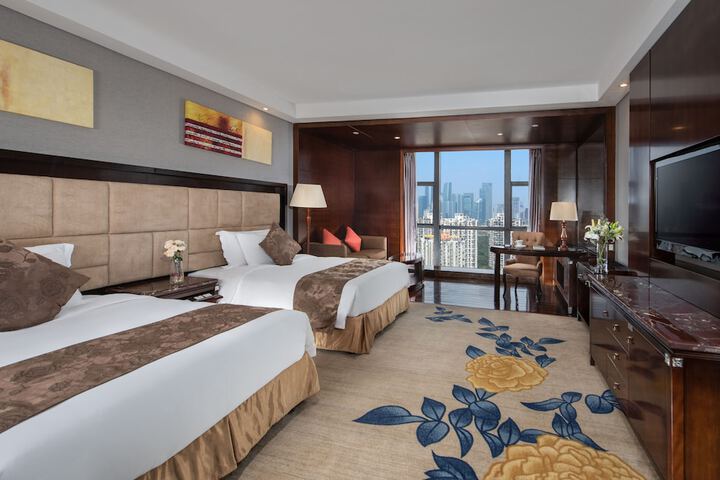 Room 14 of 65