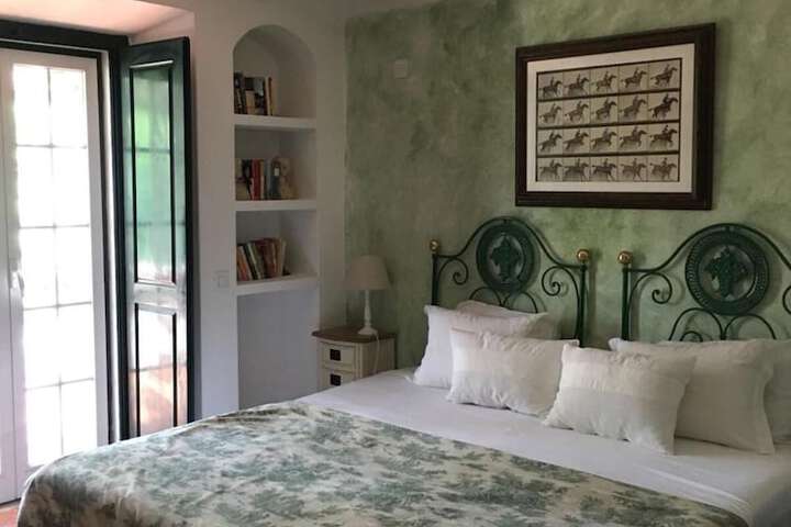 Room 18 of 63