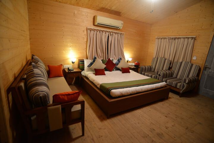 Room 14 of 40