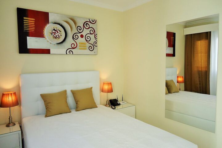 Room 2 of 63