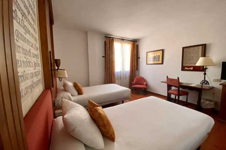 Room 14 of 34