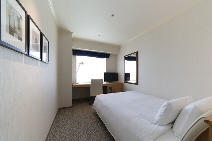 Room 7 of 94