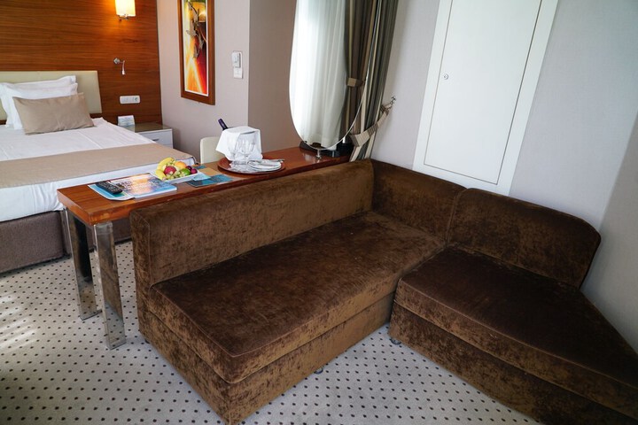 Room 21 of 47