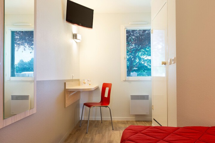 Room 11 of 29
