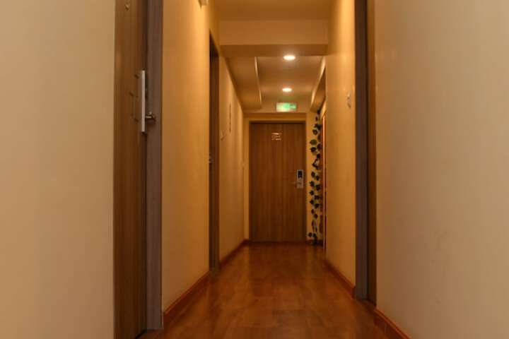 Ballroom/Hall 25 of 28