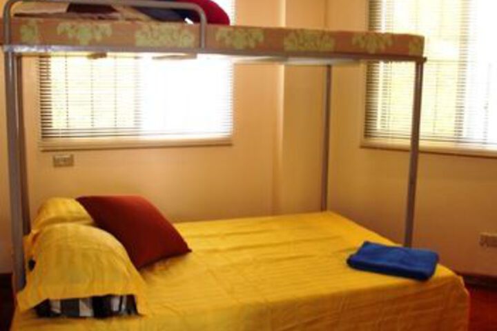 Room 9 of 16