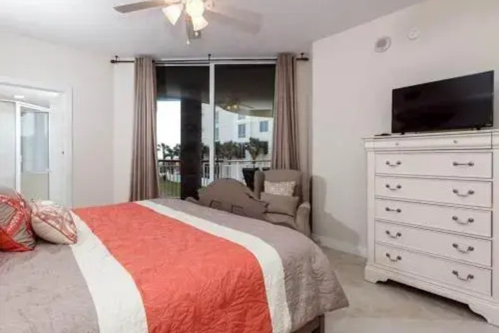 Room 4 of 11