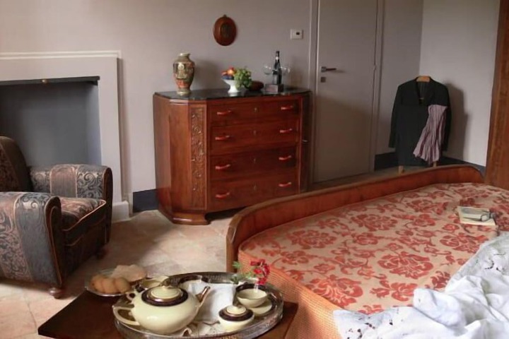 Room 5 of 70