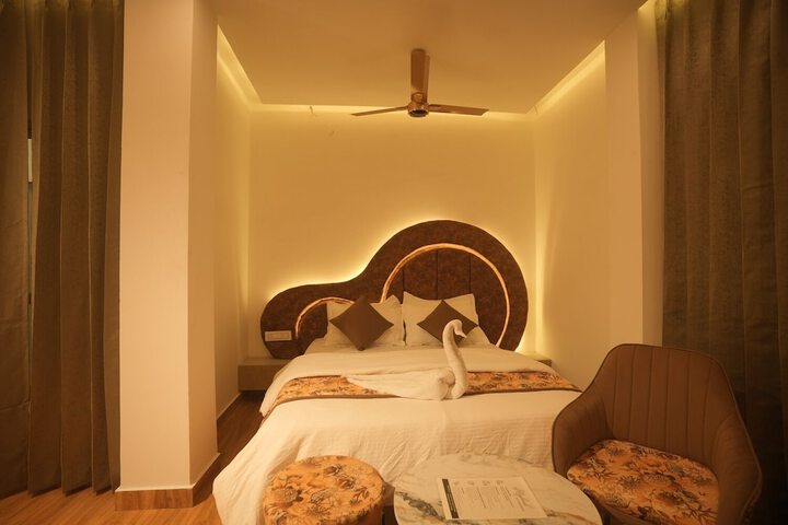 Room 6 of 20