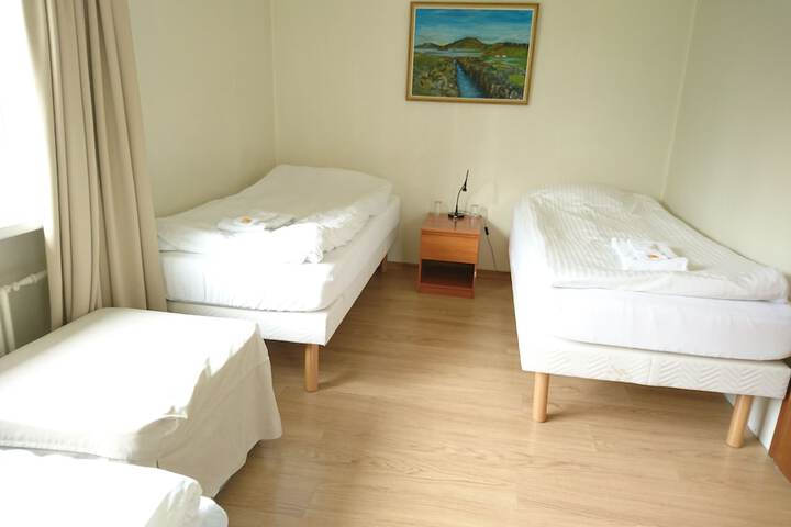 Room 11 of 48