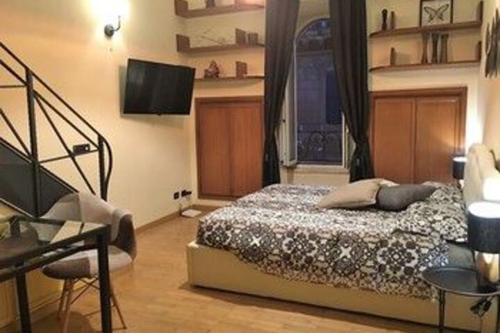 Room 9 of 25