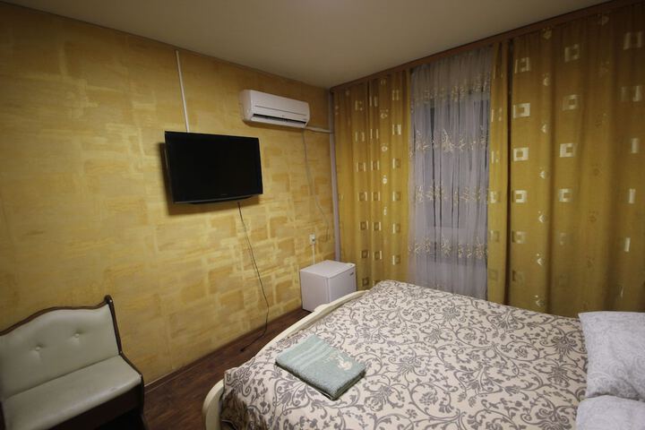 Room 15 of 33