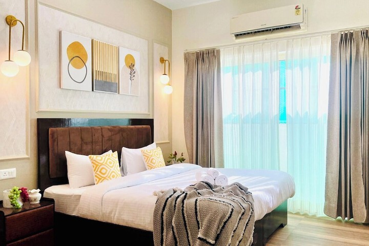 Room 4 of 14