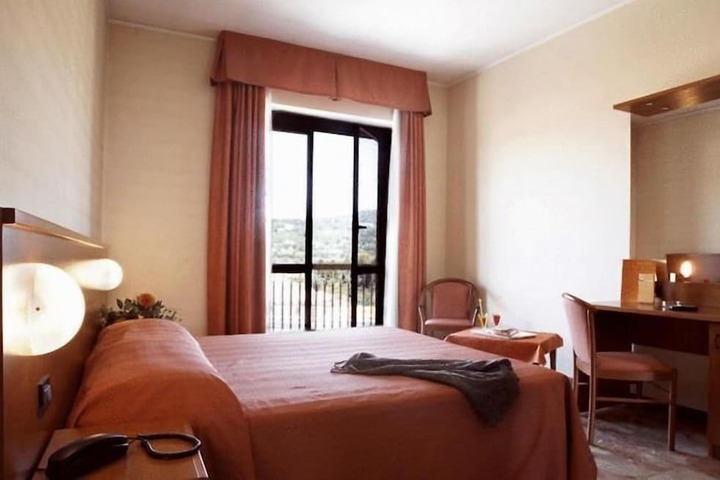 Room 7 of 29