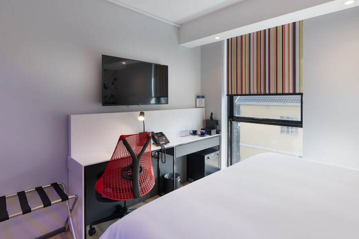 Room 73 of 165