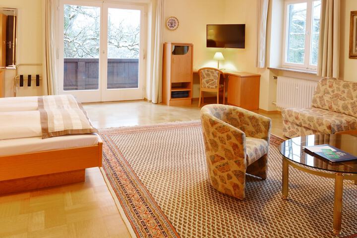 Room 6 of 48