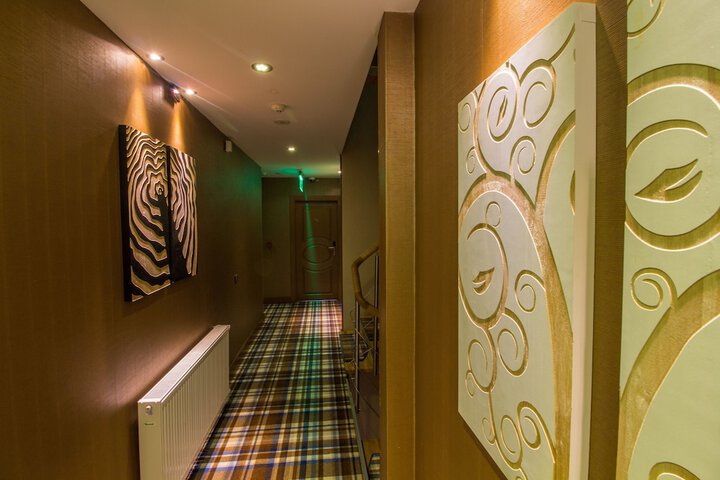 Ballroom/Hall 31 of 35