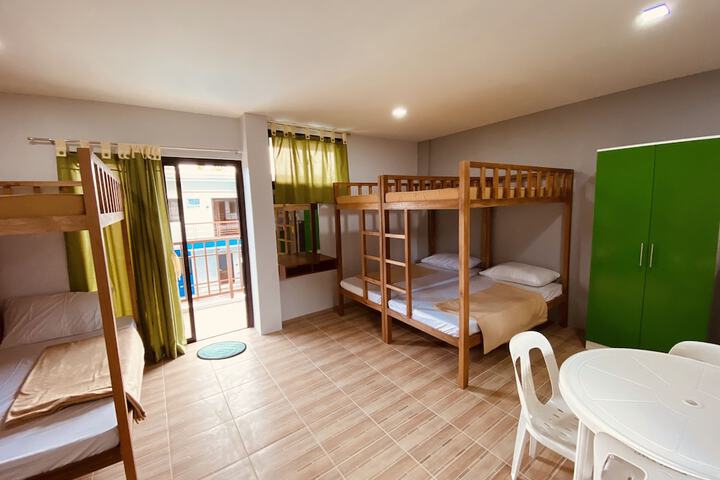 Room 8 of 34