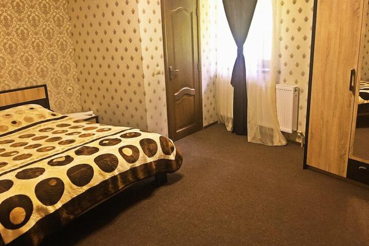 Room 23 of 48
