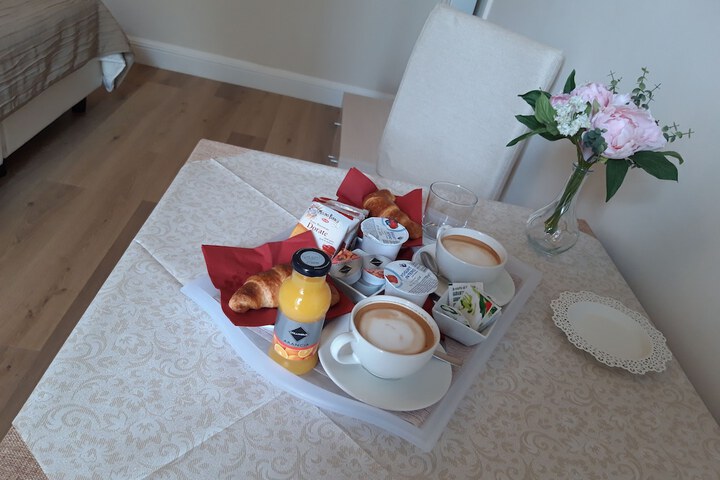 Breakfast/Coffee Service 87 of 103